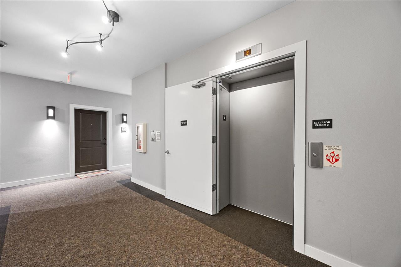 901 E 2nd Ave Unit: 205