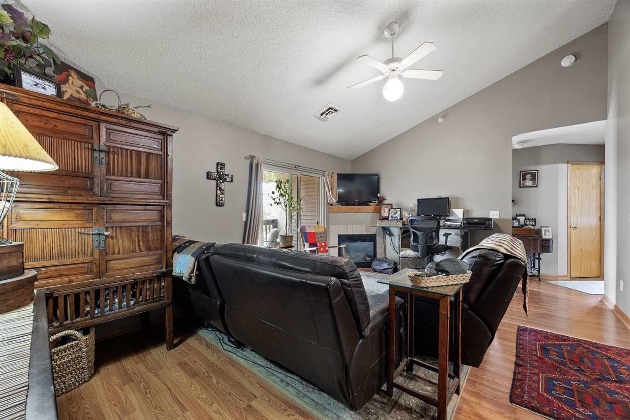 1020 240th St NE Unit: 8