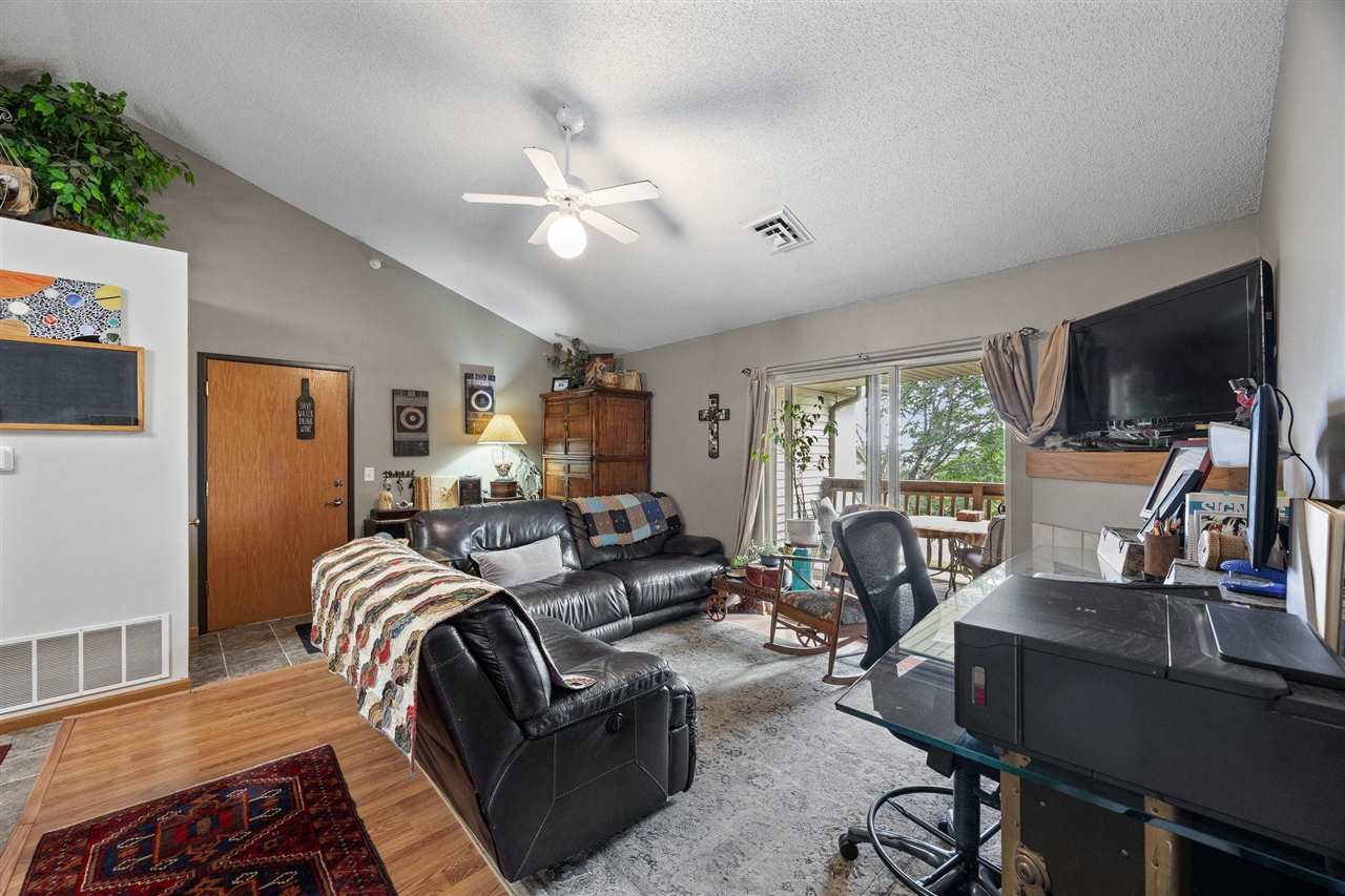 1020 240th St NE Unit: 8