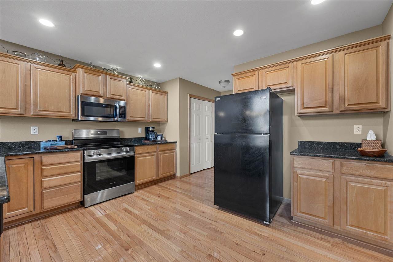 3655 Stoneview Cir SW