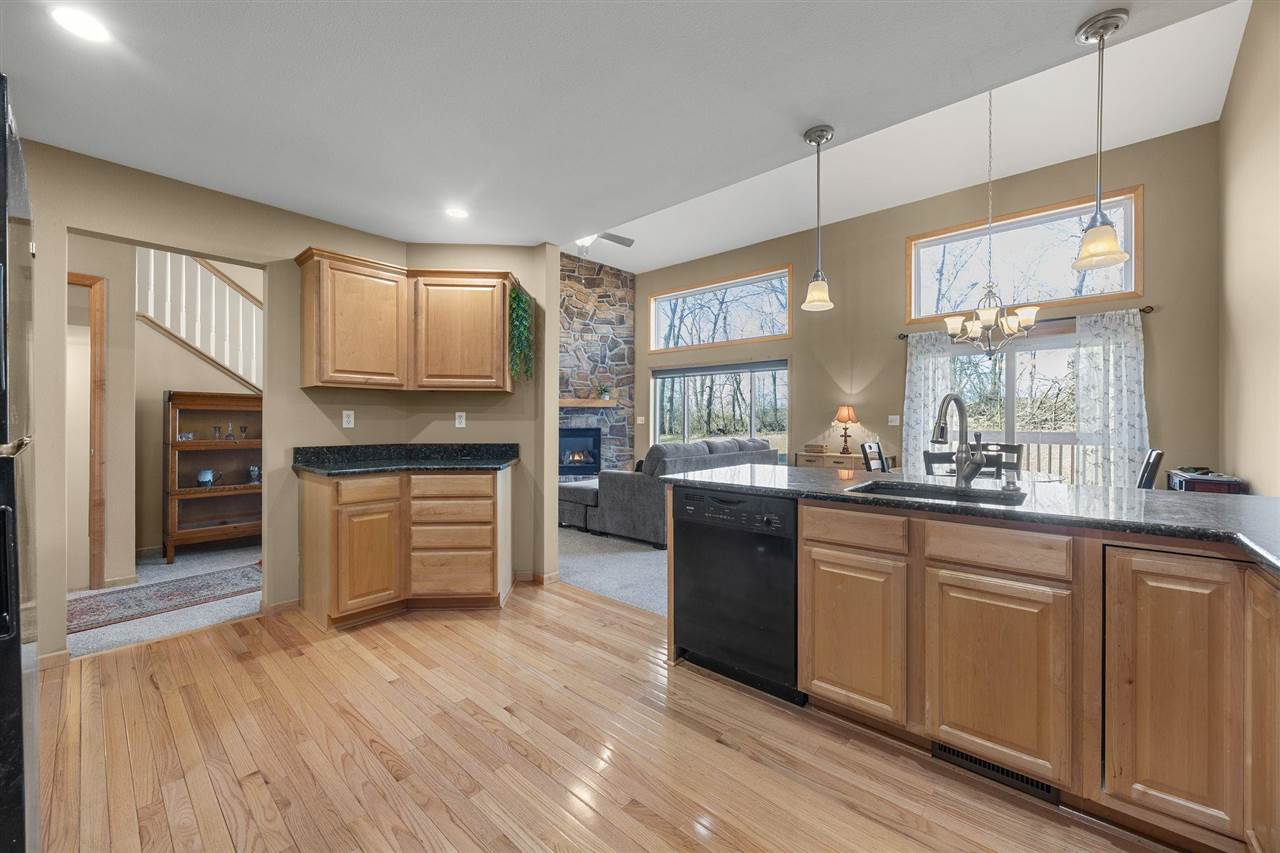 3655 Stoneview Cir SW