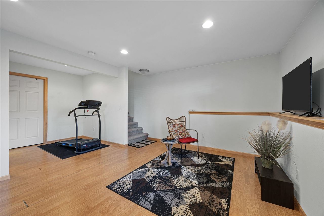 3655 Stoneview Cir SW