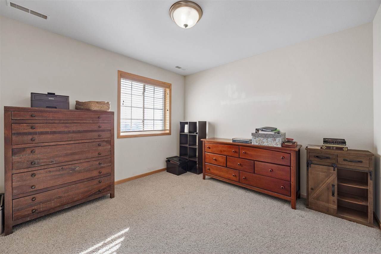 3655 Stoneview Cir SW