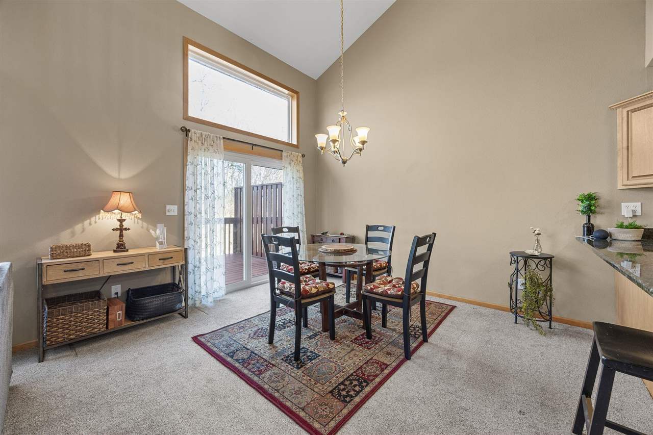 3655 Stoneview Cir SW