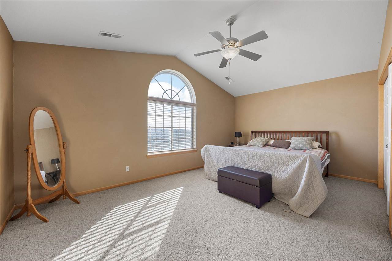 3655 Stoneview Cir SW