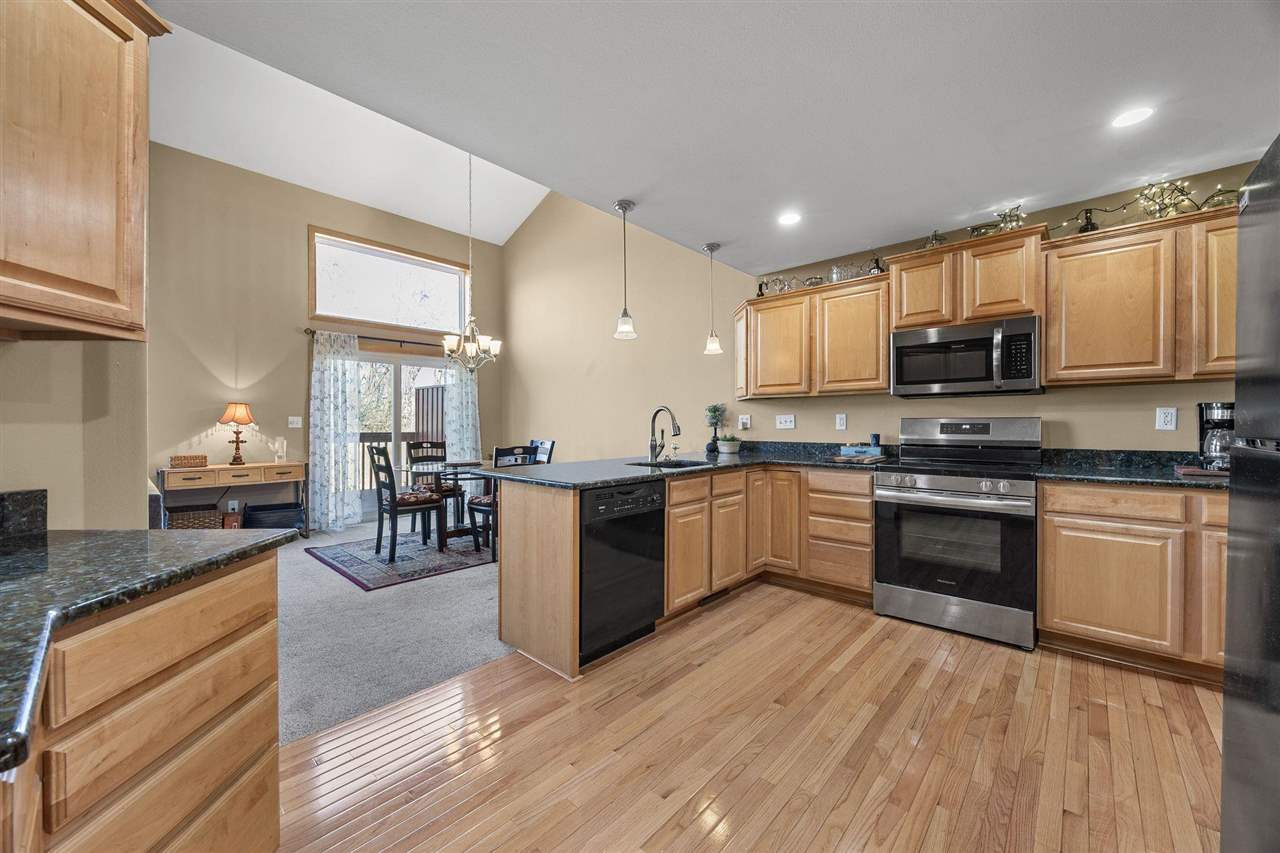 3655 Stoneview Cir SW