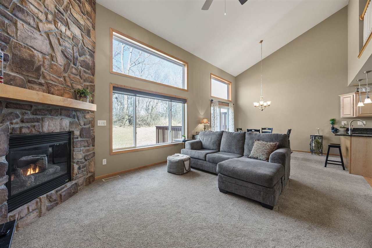 3655 Stoneview Cir SW