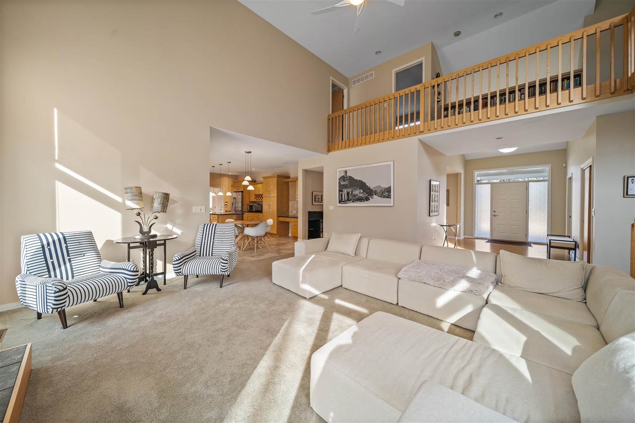 53 Burr Oak Ct