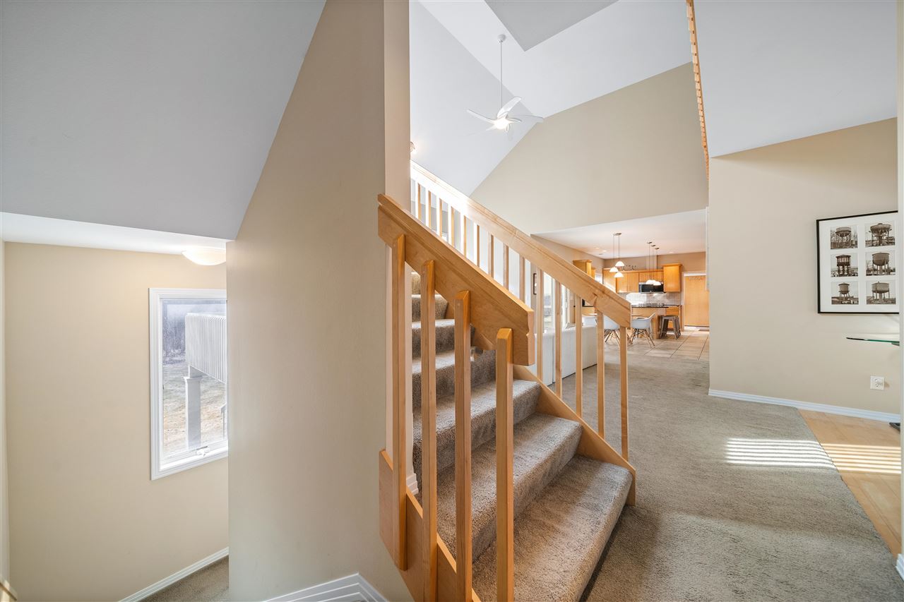 53 Burr Oak Ct