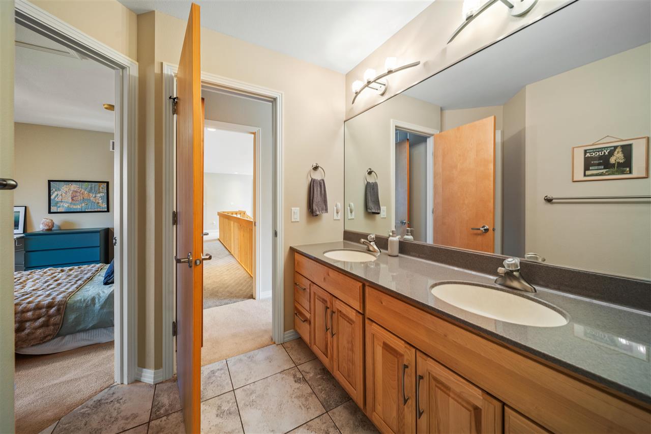 53 Burr Oak Ct