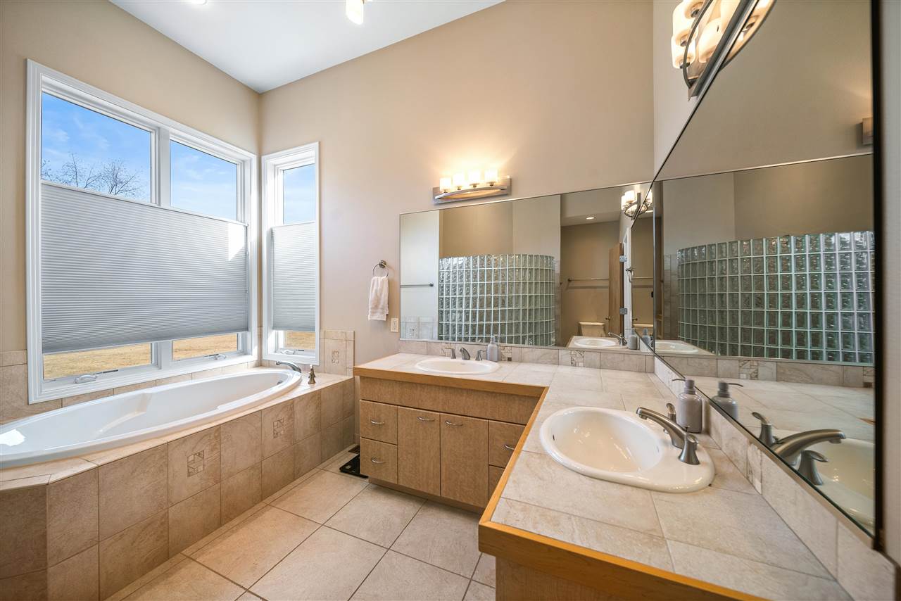 53 Burr Oak Ct