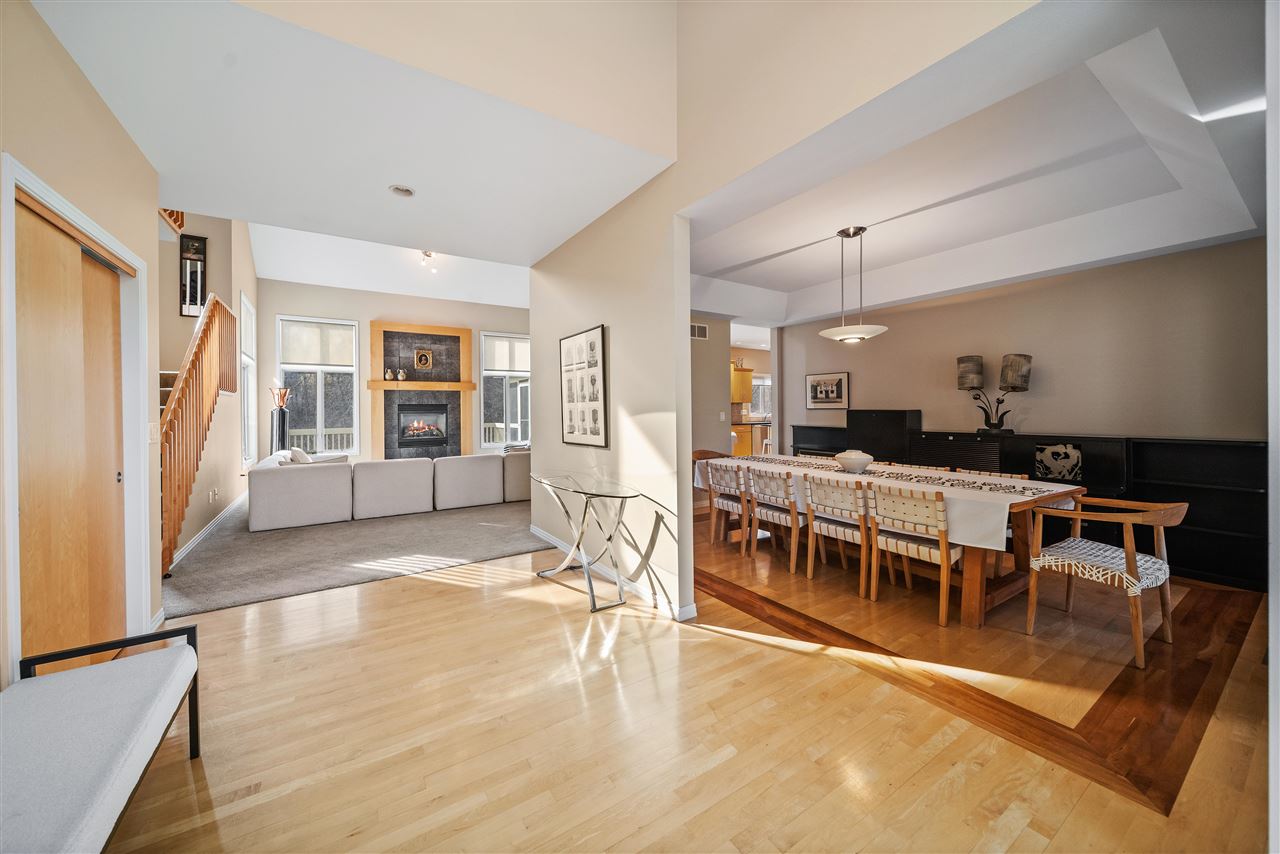 53 Burr Oak Ct