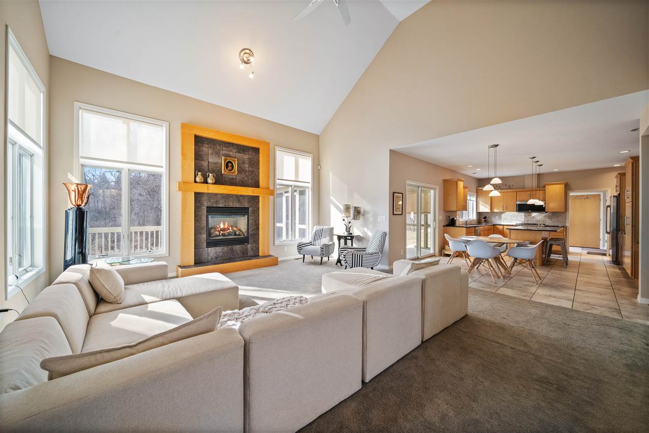 53 Burr Oak Ct