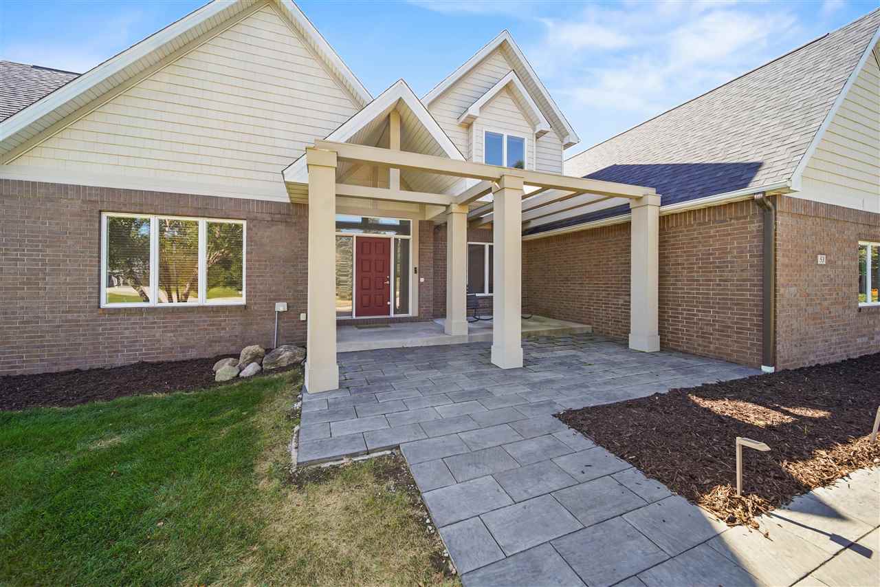 53 Burr Oak Ct