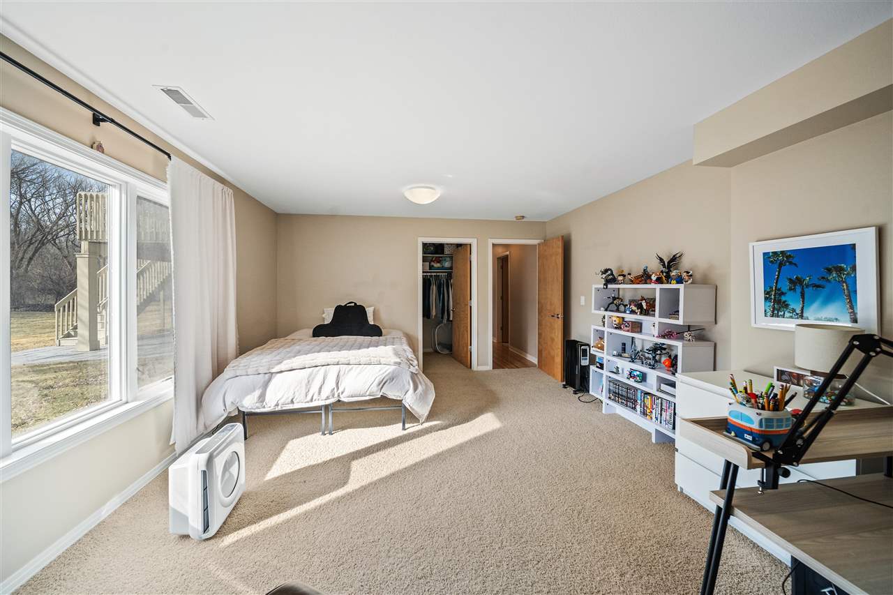 53 Burr Oak Ct