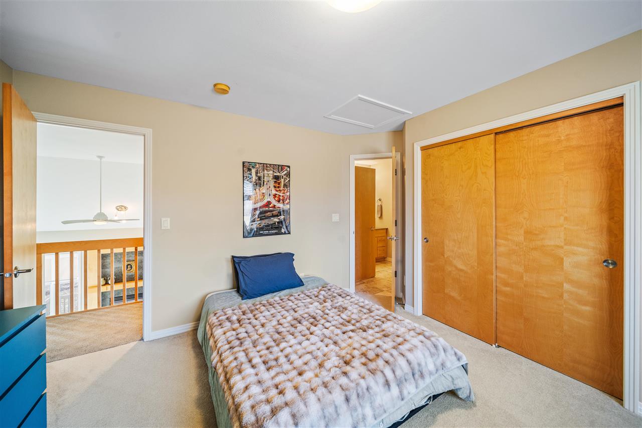 53 Burr Oak Ct