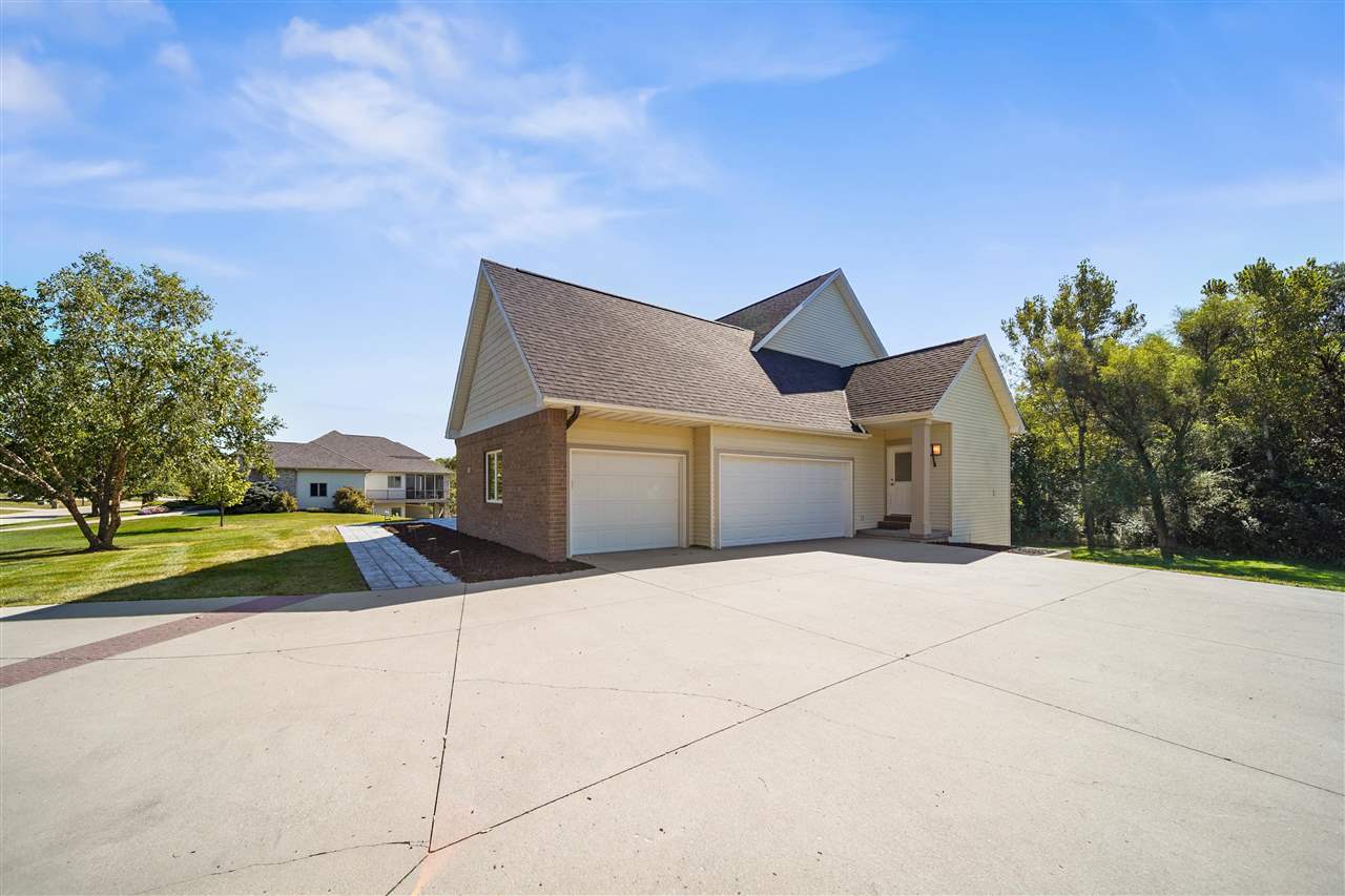 53 Burr Oak Ct