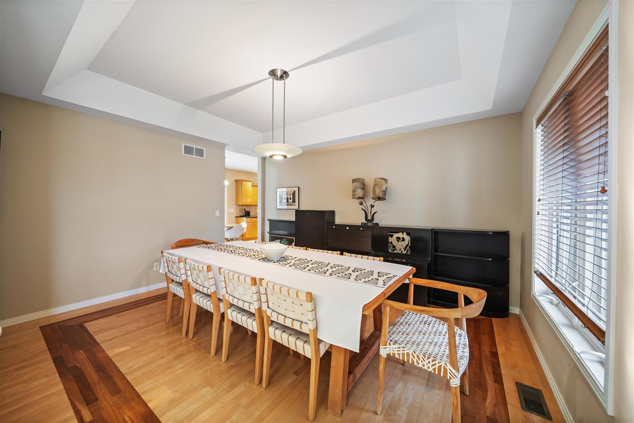 53 Burr Oak Ct