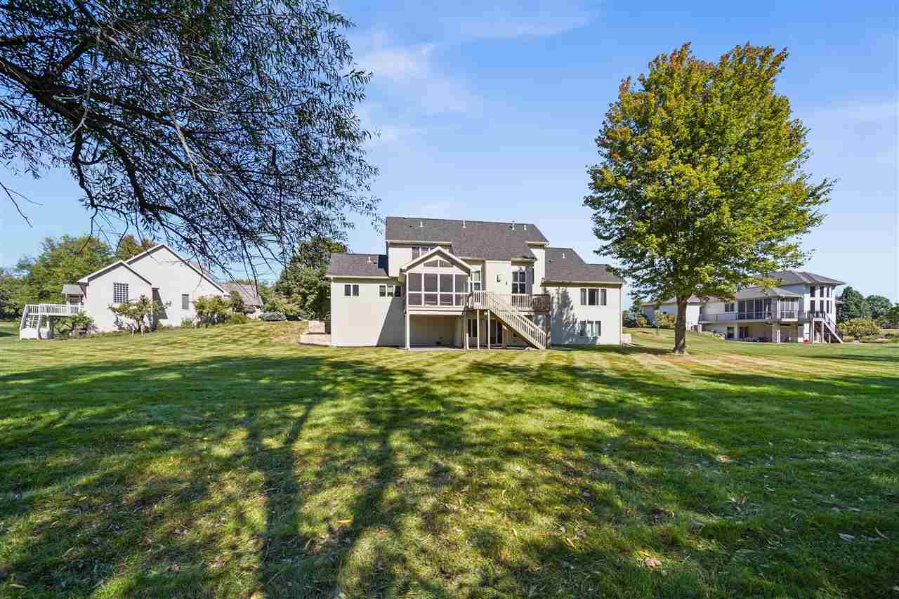 53 Burr Oak Ct