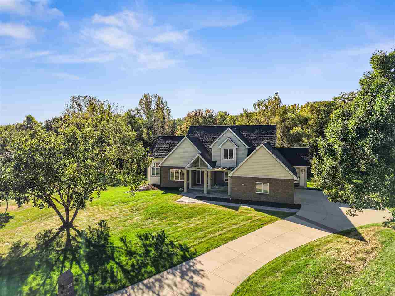 53 Burr Oak Ct