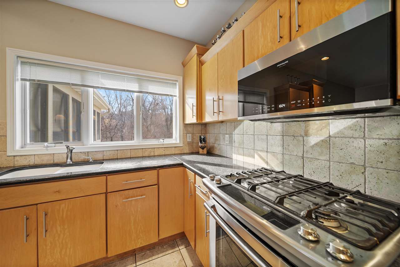 53 Burr Oak Ct