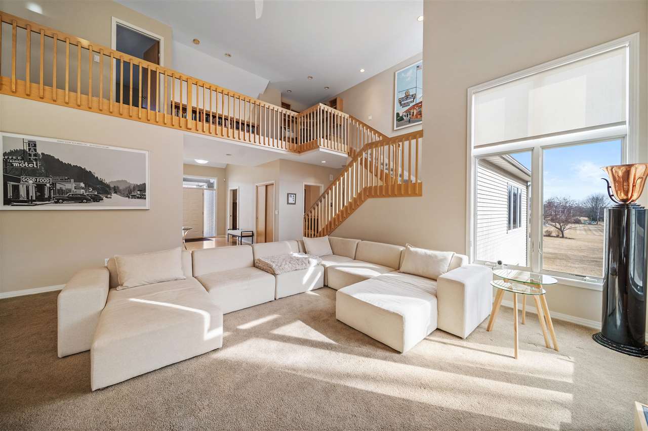 53 Burr Oak Ct