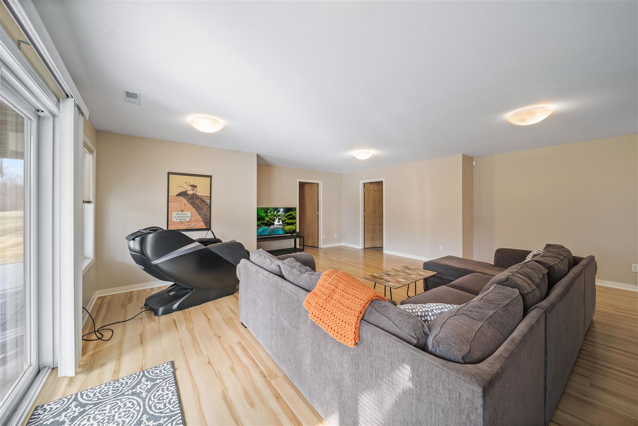 53 Burr Oak Ct