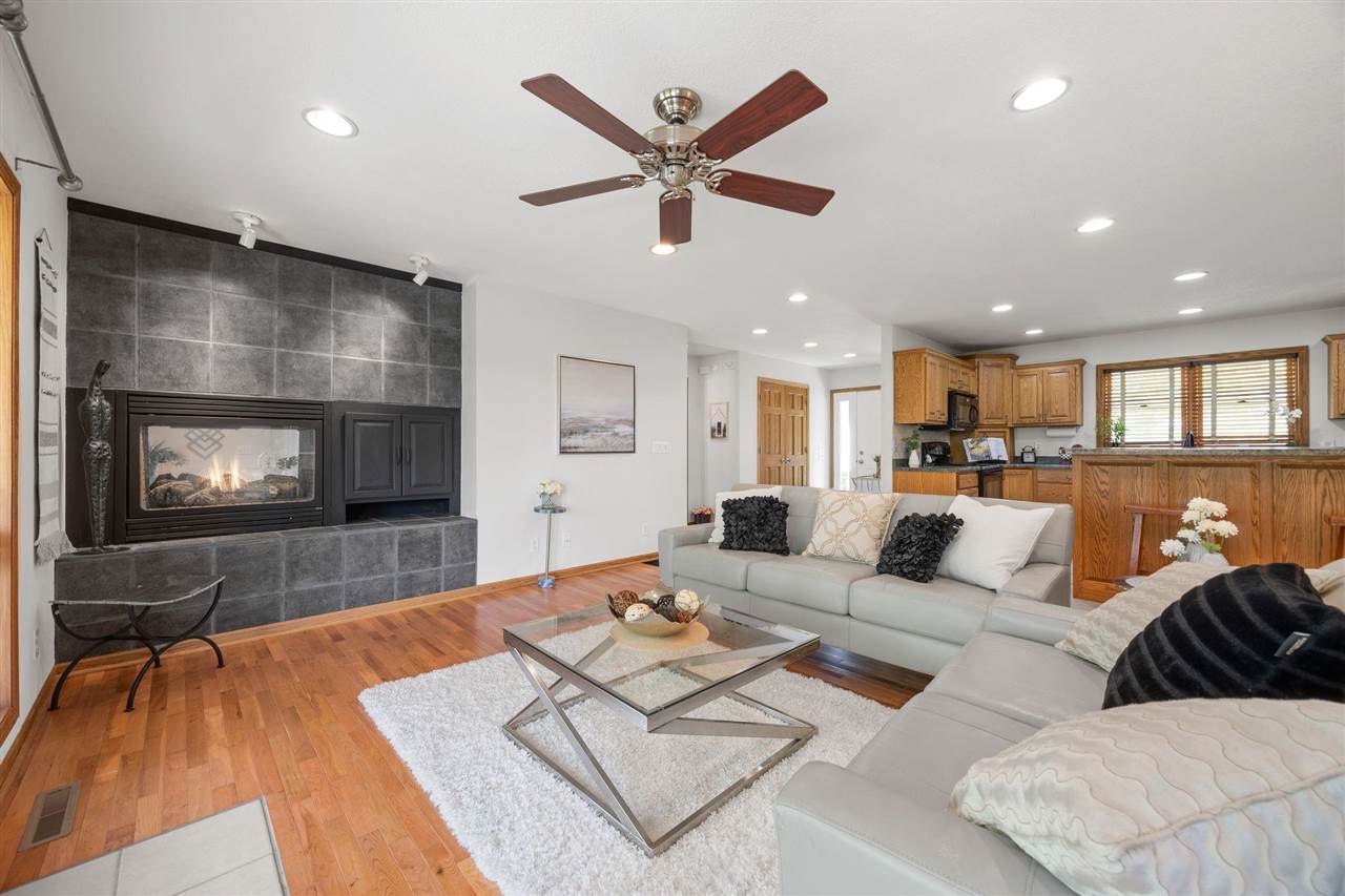 3606 Sun Valley Dr NE