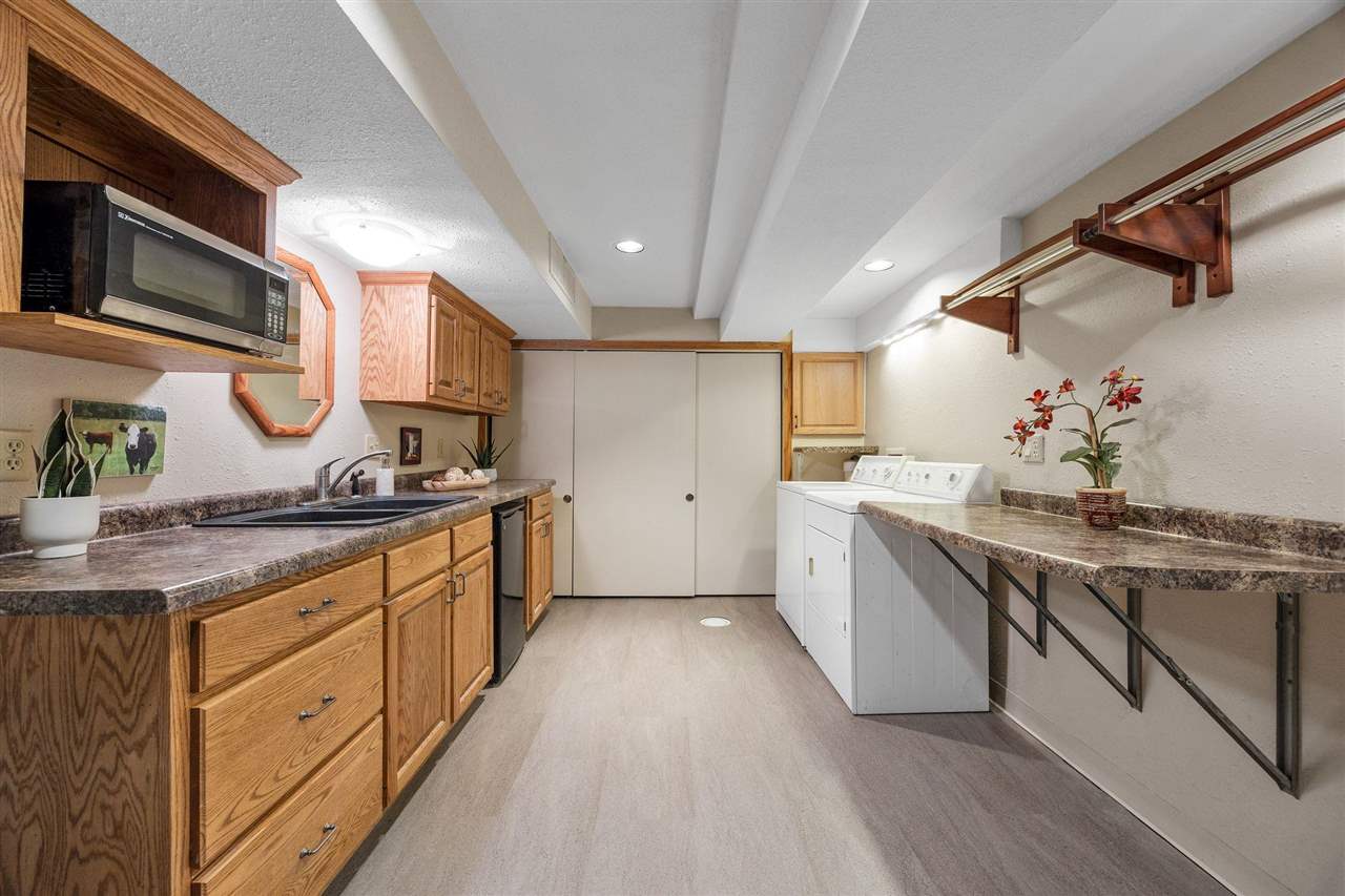 3606 Sun Valley Dr NE