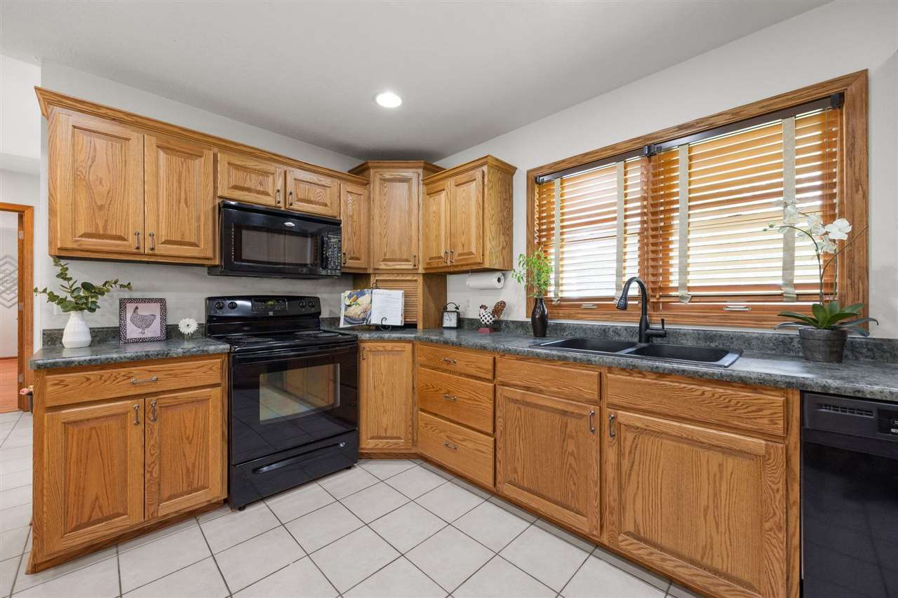 3606 Sun Valley Dr NE