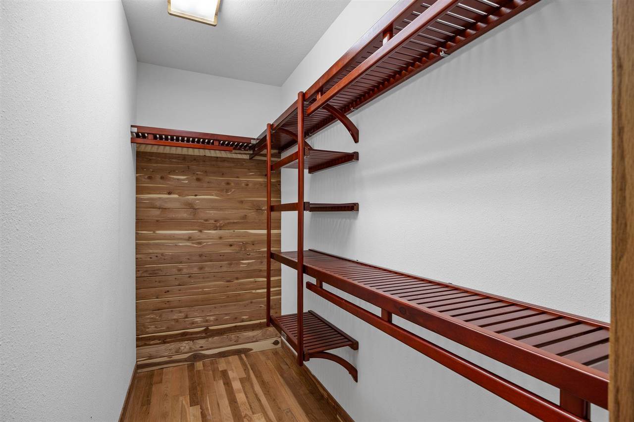 3606 Sun Valley Dr NE