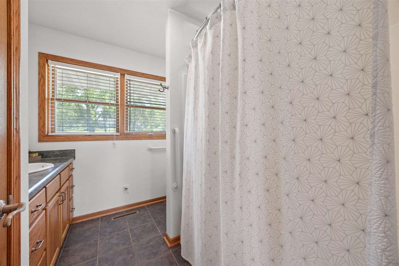 3606 Sun Valley Dr NE