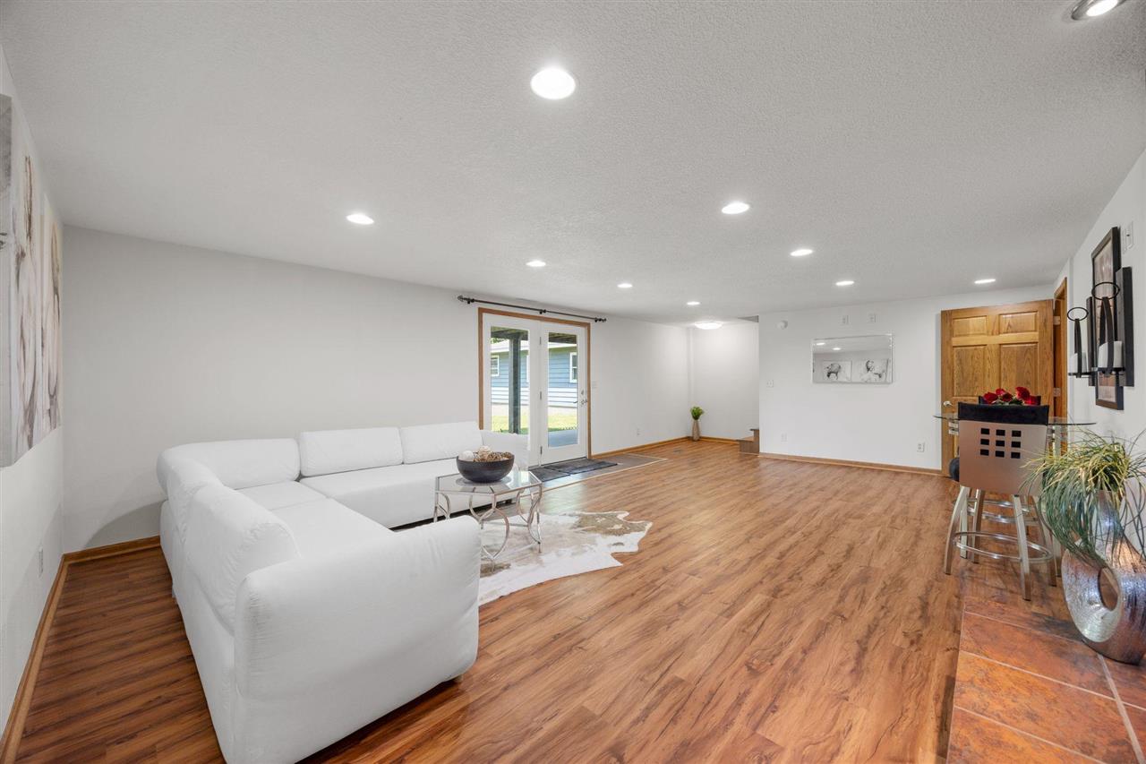 3606 Sun Valley Dr NE