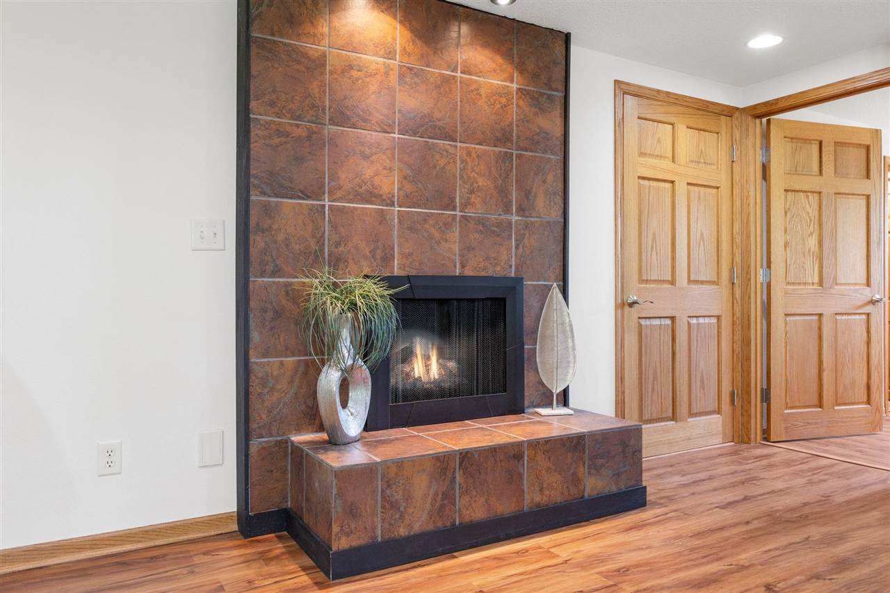 3606 Sun Valley Dr NE