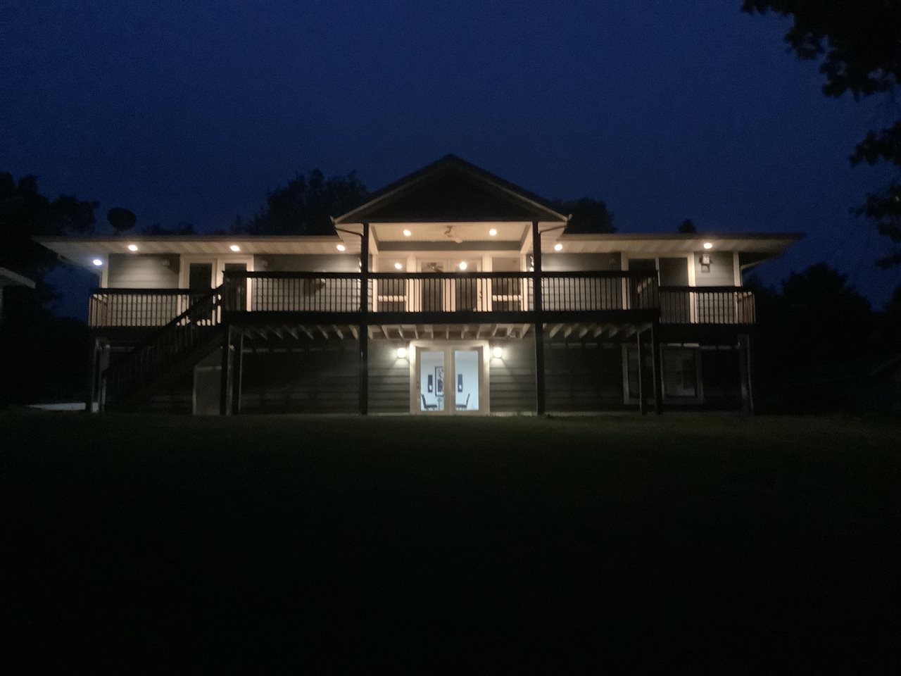 3606 Sun Valley Dr NE