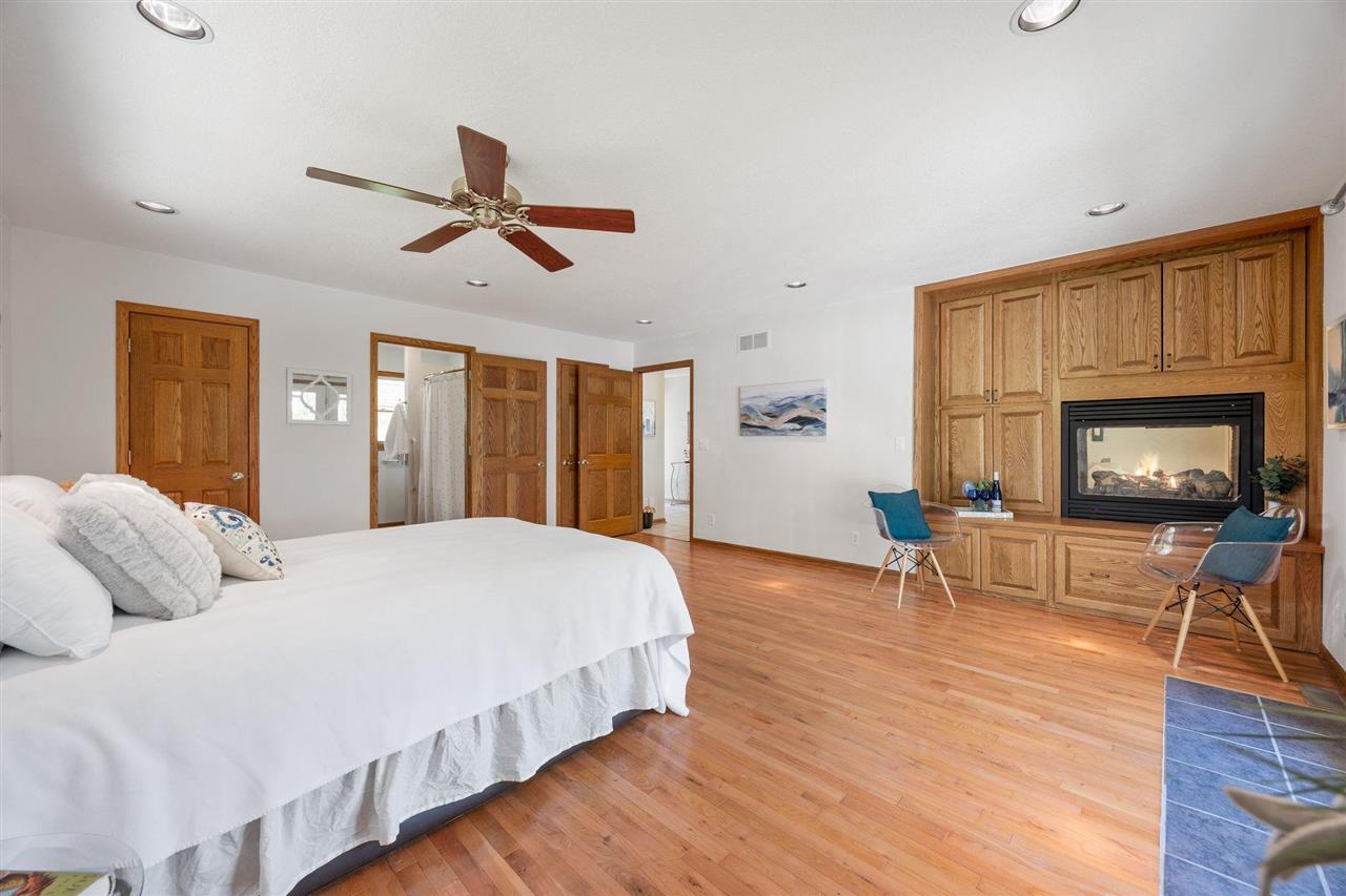 3606 Sun Valley Dr NE