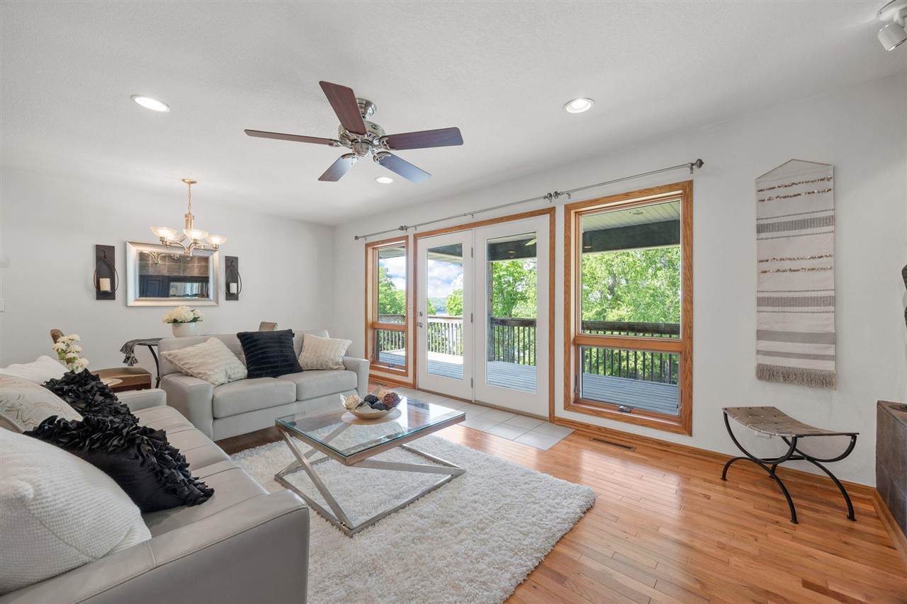 3606 Sun Valley Dr NE