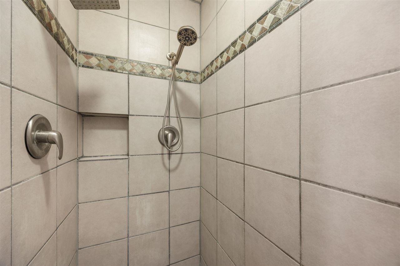 3606 Sun Valley Dr NE