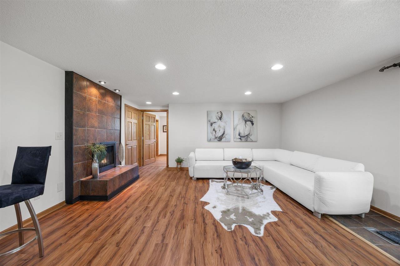 3606 Sun Valley Dr NE