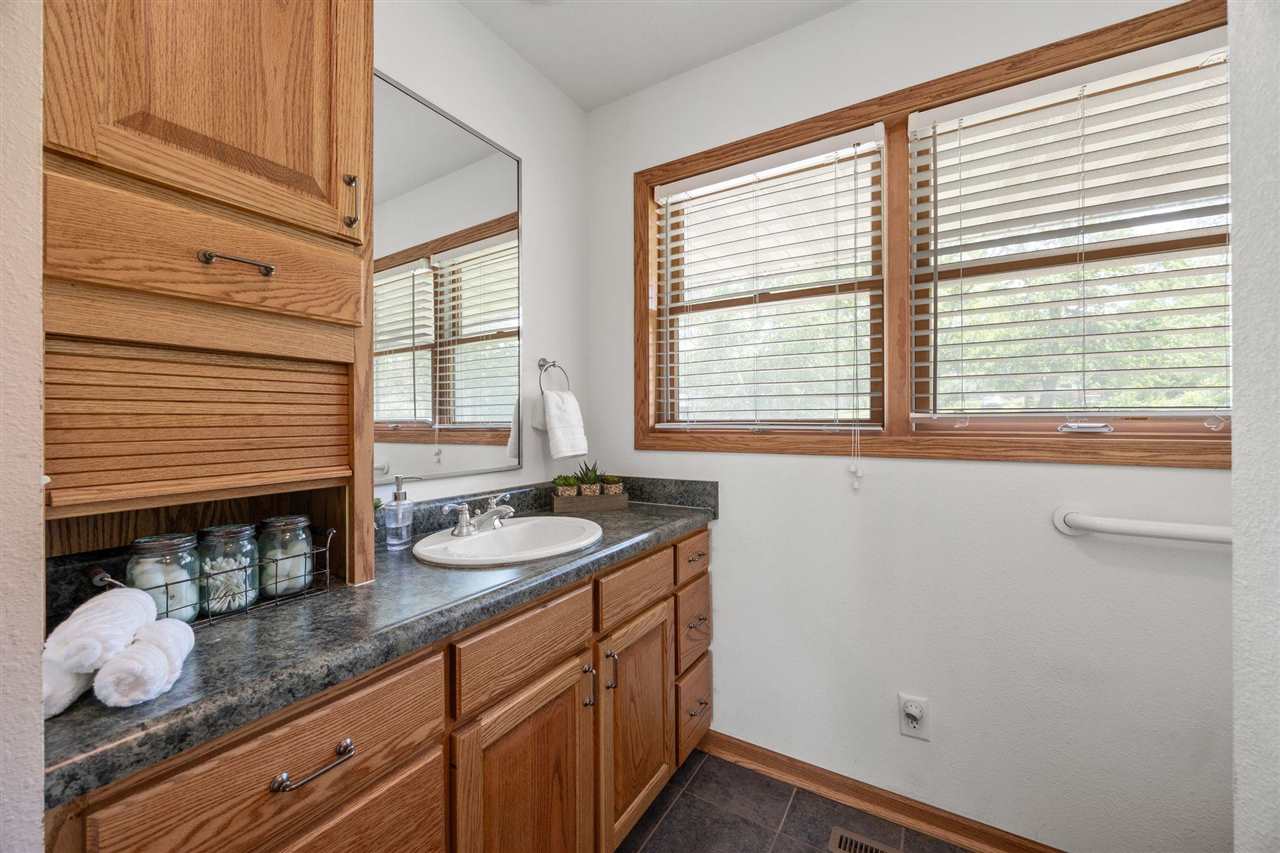 3606 Sun Valley Dr NE