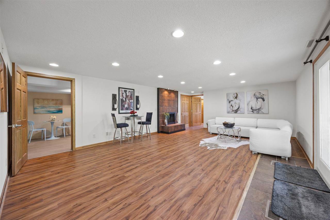 3606 Sun Valley Dr NE