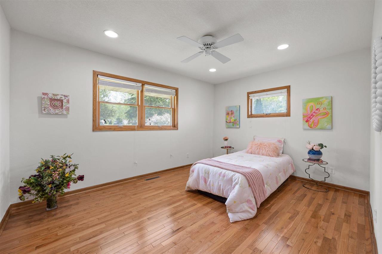 3606 Sun Valley Dr NE