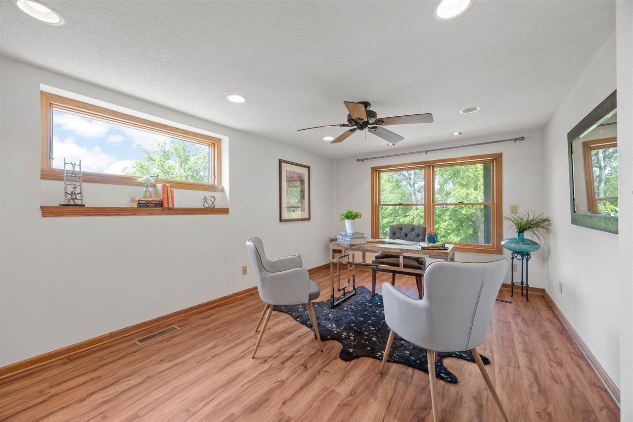 3606 Sun Valley Dr NE