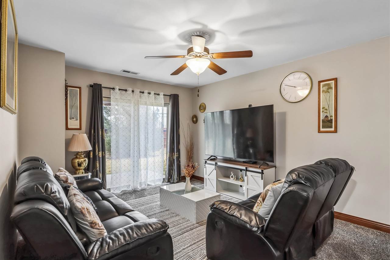 1468 Marilyn Dr