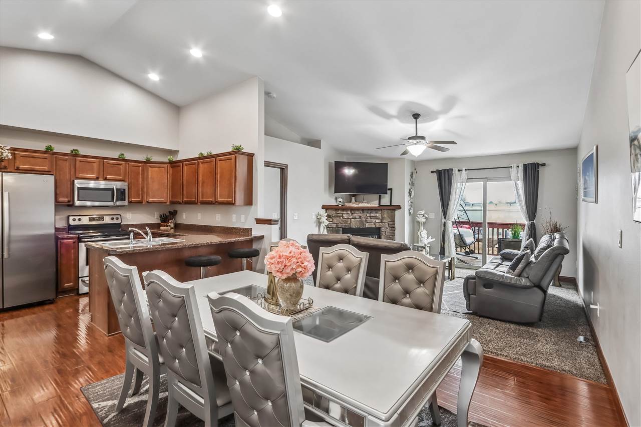 1468 Marilyn Dr