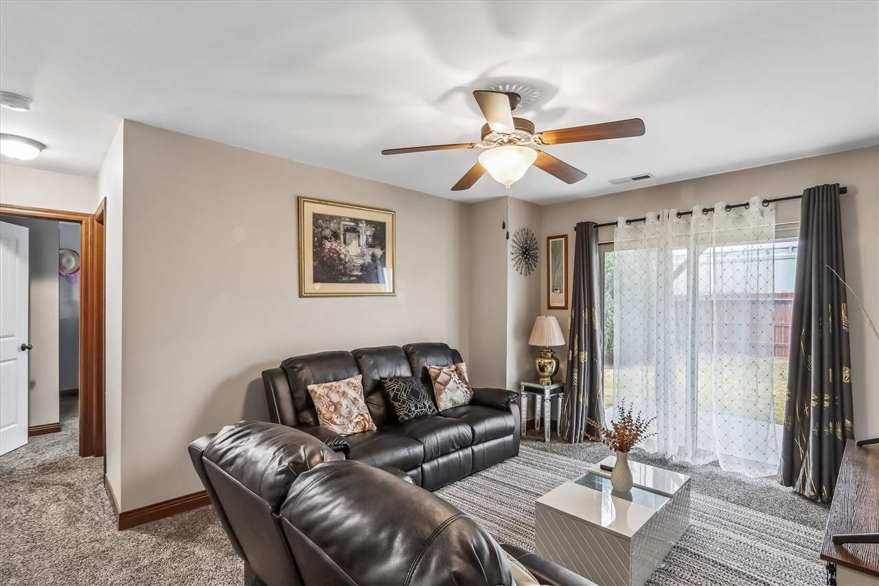 1468 Marilyn Dr