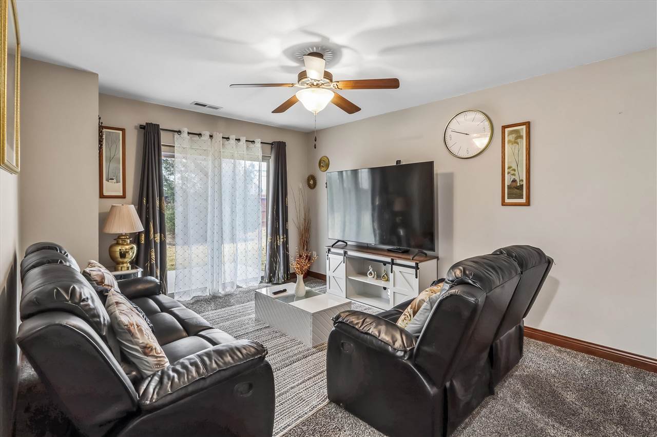 1468 Marilyn Dr