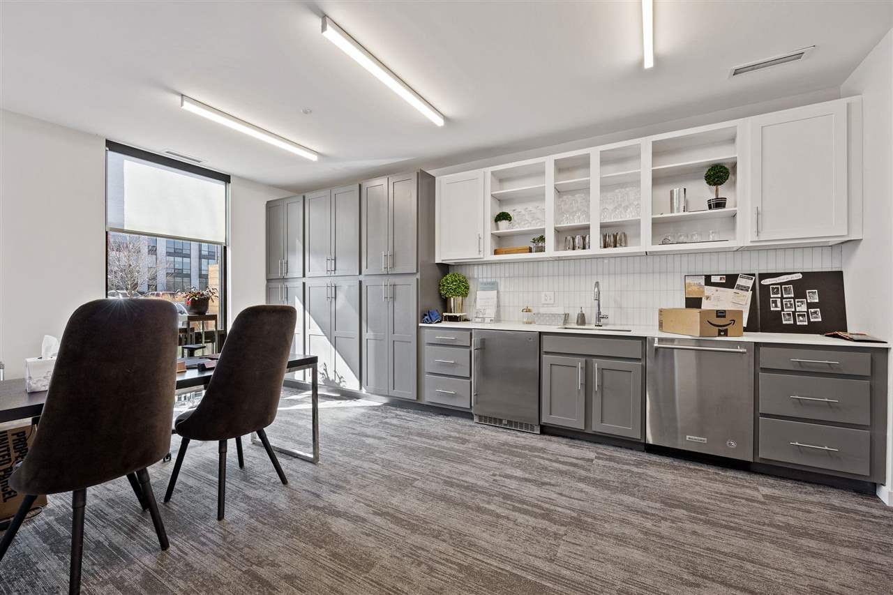 1 University Way Unit: 406