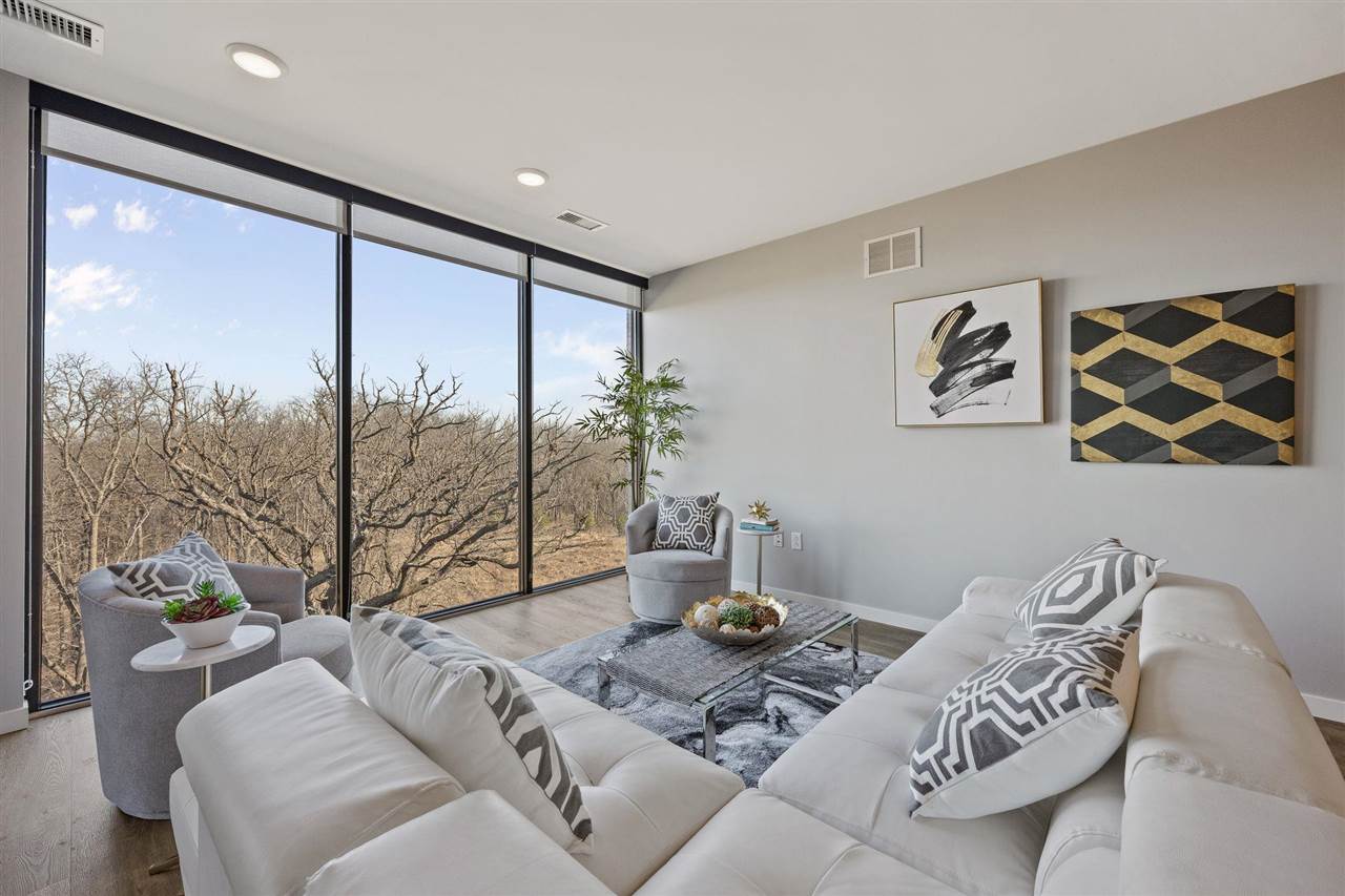1 University Way Unit: 406