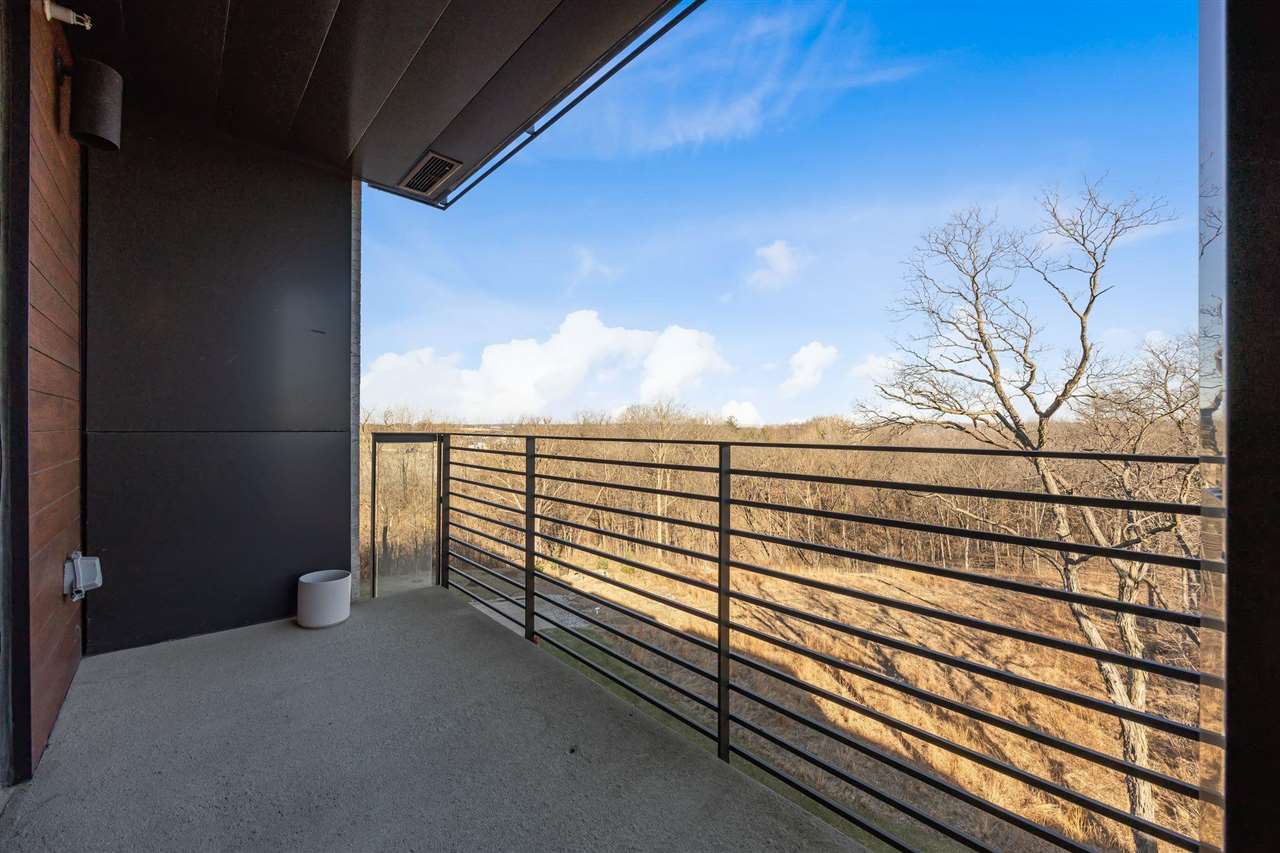 1 University Way Unit: 406